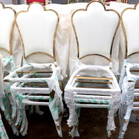 Chaises d'événement modernes en métal confortables, vente en gros, nouvelle collection 2026, directement de l'usine chinoise, tables et chaises de mariage de luxe dorées pour événements.