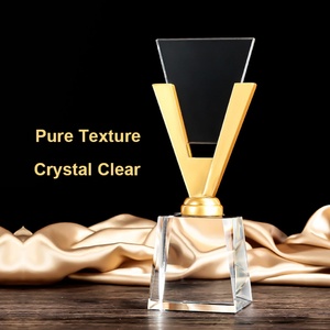 รางวัลถ้วยรางวัลคริสตัลแก้วสลักโลโก้ฟรีราคาถูกแบบกำหนดเองขายดีที่สุดสำหรับโป๊กเกอร์ ทีวี ภาพยนตร์ และดารา - Product Image 1