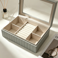 Élégante boîte à bijoux en velours avec couvercle en verre transparent, organisateur personnalisé pour colliers et bagues, boîte de rangement professionnelle pour cadeaux