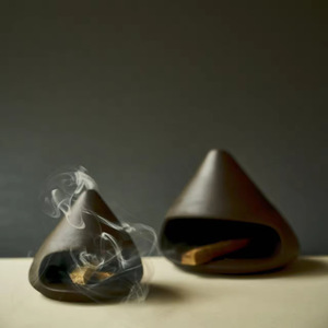 Prêt à expédier – Brûleur d'encens en céramique rétro en forme de <span class=keywords><strong>volcan</strong></span> pour Palo Santo et sauge - Product Image 1