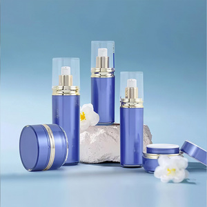 Ensemble cosmétique de luxe personnalisé en verre bleu <span class=keywords><strong>dégradé</strong></span> - Flacons pompe à lotion et pots à crème 30g/50g avec capuchon doré pour emballage de soins de la peau - Product Image 1