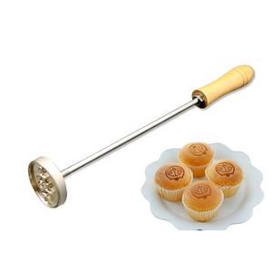 高品質のケーキパンメタルパーソナライズされたカスタムモールドロングブランドハンドル燃焼モールドスタンプモールドケーキスタンプアイアン - Product Image 5