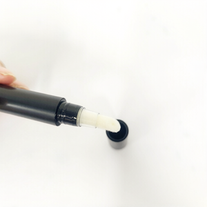 Brillo Labial Vegano con Ácido Hialurónico, Aplicador Suave, Efecto Rápido, Larga Duración, Hidratante, Reduce las Líneas de los Labios - Product Image 3