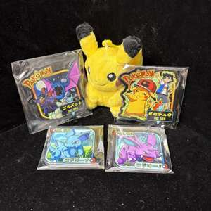 Jeu de table laser Pokémon DM 151, figurines de collection d'anime, <span class=keywords><strong>Pikachu</strong></span>, Charizard, Gengar, décoration portable pour la maison, cadeaux <span class=keywords><strong>en</strong></span> gros - Product Image 2