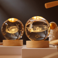Sphère de planète du système solaire en verre de 60 mm, gravée au laser 3D, boule de cristal avec lampe de nuit LED en bois