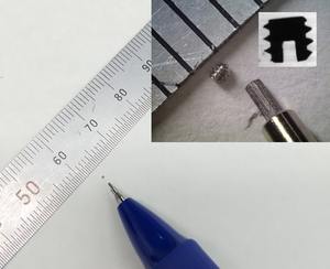 Vis à épaulement fendues en acier inoxydable de haute précision M0.6 de haute qualité - Product Image 2