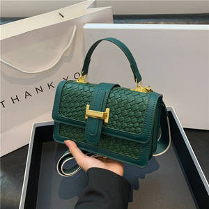 กระเป๋าแฟชั่นใหม่ 2025 กระเป๋าสะพายข้างผู้หญิง ดีไซน์ลายตารางหมากรุก วัสดุคุณภาพสูง สำหรับผู้หญิง - Product Image 5