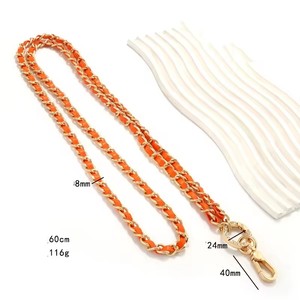 Sangle <span class=keywords><strong>de</strong></span> <span class=keywords><strong>téléphone</strong></span> 2-en-1 en cuir <span class=keywords><strong>de</strong></span> haute qualité avec <span class=keywords><strong>chaîne</strong></span> <span class=keywords><strong>de</strong></span> poignet en métal pour <span class=keywords><strong>téléphone</strong></span> portable, pratique pour accrocher votre <span class=keywords><strong>téléphone</strong></span> - Product Image 4