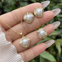 Ensemble de collier, boucles d'oreilles et bague en cuivre plaqué or 18 carats avec zircon carré, nouveau produit, tendance, classique, simple