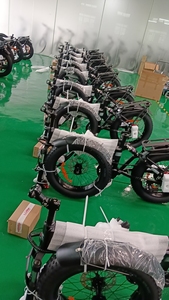 Vélo électrique à batterie au lithium 48v entièrement <span class=keywords><strong>suspendu</strong></span>, vélo tout-terrain électrique à gros pneus de 20 pouces avec batterie intégrée - Product Image 2