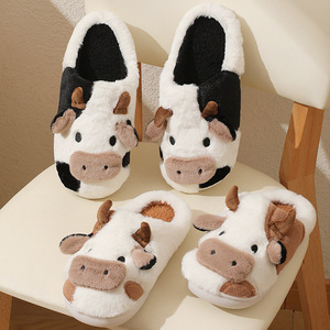 <span class=keywords><strong>Chaussons</strong></span> pour femmes et hommes, imprimés vache mignons, en peluche douce et moelleuse, avec semelle en PVC, chauds pour l'hiver, pour la famille, à porter à l'intérieur - Product Image 1