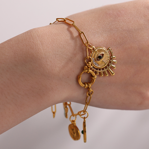 إكسسوارات دلاية ساحرة ذاتية الصنع من الفولاذ المقاوم للصدأ عيار 18 قيراط مطلية بالذهب إكسسوارات دلاية على شكل عين اليد - Product Image 3