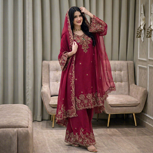 Ensemble de vêtements traditionnels indiens et pakistanais pour femmes, couleur marron, brodé, longueur cheville, avec travail au fil d'or - Product Image 1