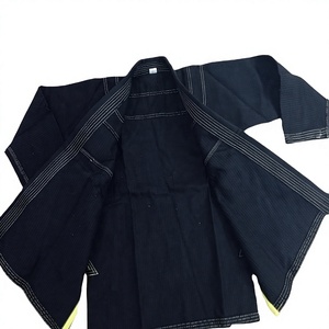 Kimono de Jiu Jitsu Ligero de 380 g/m² Aprobado por la IBJJF 2024, Rashguard de MMA y Judo, Kimono de BJJ Personalizado de Primera Calidad, Transpirable y Duradero - Product Image 1