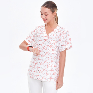 Nouvelles Blouses Médicales Imprimées Confortables et Extensibles pour Infirmières, Uniformes d'Hôpital, Cliniques Pediatriques et Fournisseur d'Uniformes Sanitaires - Product Image 5