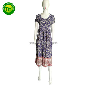 Đầm Lụa Dài Tinh Tế Cho Phụ Nữ Họa Tiết Đầy Màu Sắc Chất Liệu Mịn Trong Kiện Quần Áo Đã Qua Sử Dụng - Product Image 5