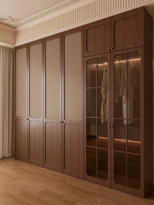 Système de dressing sur mesure de luxe avec éclairage LED, armoire en rotin, armoire en bois avec porte cintrée - Product Image 6