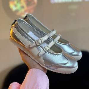 Zapatos Mary Jane plateados de lujo ligeros para mujer, con doble botón, diseño inspirado en el ballet con ribete de encaje, suela plana, estilo casual. - Product Image 2
