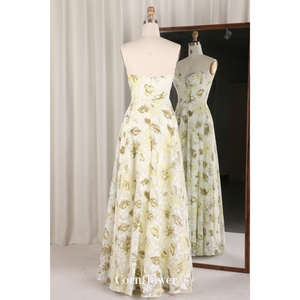 Robe bustier à col bénitier en mousseline de soie jaune rose pour femmes modernes jupe en tulle avec imprimé floral pour les vacances à la plage - Product Image 3
