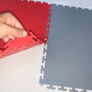 Tapis de sol en <span class=keywords><strong>PVC</strong></span> à emboîtement, qualité industrielle, imperméable, antidérapant, écologique, solution de revêtement de sol robuste - Product Image 5