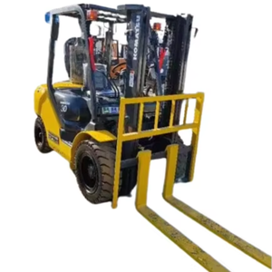 Chariot élévateur diesel Komatsu FD30 d'occasion de haute qualité et à bas prix avec mât à deux étages, confortable et pratique, en bon état - Product Image 1