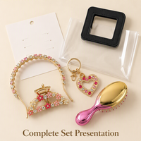 Ensemble de 4 accessoires pour cheveux en strass pour filles : serre-tête en cristal, pince à cheveux, porte-clés cœur, brosse à cheveux dégradée – Kit cadeau décoratif pour enfants