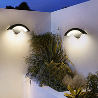 Lampe murale LED extérieure en aluminium IP65 étanche 18W avec détecteur de mouvement radar et diffuseur en polycarbonate pour jardin, balcon, véranda
