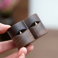 Boîte à bagues en bois pour les amoureux, boîte à bijoux personnalisée, boîte à bagues en noyer en forme de cœur, style européen, boîte à bagues pour proposition de mariage, rangement de bijoux, cadeau