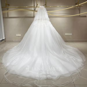 JFH100 Vestido de Novia Elegante con Escote Corazón, Hombros Descubiertos, Tela de Tul, Estilo Princesa - Product Image 3