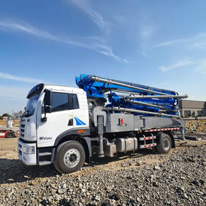 Camión Bomba de Concreto de 30m con Chasis Howo 4x2 de la Marca JIUHE, Fabricado en China, en Venta - Product Image 1