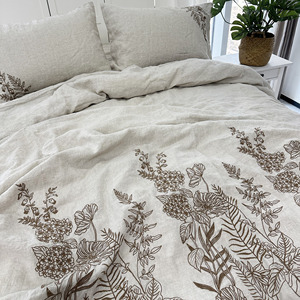 QDTEX Offre Spéciale pur bio français <span class=keywords><strong>lin</strong></span> broderie feuilles <span class=keywords><strong>housse</strong></span> <span class=keywords><strong>de</strong></span> <span class=keywords><strong>couette</strong></span> ensemble pierre <span class=keywords><strong>lavé</strong></span> 3 pièces ensemble <span class=keywords><strong>de</strong></span> literie <span class=keywords><strong>de</strong></span> housses <span class=keywords><strong>de</strong></span> <span class=keywords><strong>couette</strong></span> - Product Image 4