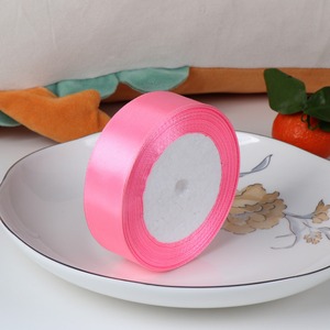Cinta de Raso de Seda Clásica de 2 cm para Envolver Regalos, Cinta para Envolver Regalos de Navidad, Venta al por Mayor - Product Image 5