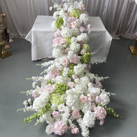 Chemin de table en fleurs d'hortensia cascade de haute qualité, couleurs blanc, rose et vert, idéal pour la décoration de mariage