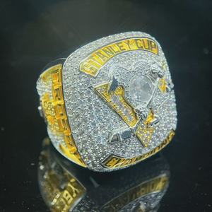 Anillo Conmemorativo 2017 Chapado en Oro de 24K con Diamantes de Moda, Personalizado Según Muestras, Regalo de Aniversario o Compromiso - Product Image 2