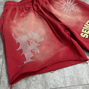 Shorts de jogging en molleton non brossé à bords bruts personnalisés pour l'été, shorts vintage en coton délavé à l'acide, shorts de sport streetwear de créateur avec strass - Product Image 5