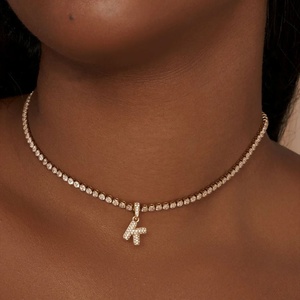 Colliers personnalisés classiques en zircone, chaîne tennis, pendentif lettre en acier inoxydable plaqué or 18 carats, unisexe, serti griffe - Product Image 3