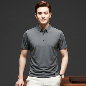 Polo homme en soie glacée sans couture en nylon-nylon avec logo personnalisé OEM, broderie et impression, design drapé, col polo pour l'été - Product Image 1