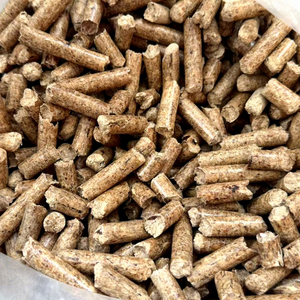Natural Pine Wood <b>Cat</b> <b>Litter</b> With Pine Wood Charcoal Deodorization Low Dust Flushable Highly Absorbent Wood Pellets - Product Image 3