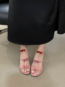 รองเท้าส้นสูงคุณภาพสูง XSD สำหรับฤดูร้อน ผู้หญิง สวมใส่กลางแจ้ง งานปาร์ตี้ ไซส์ใหญ่ ประดับโบว์คริสตัล ส้นสูง 8 ซม. - Product Image 4