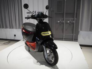 Motorino elettrico motorino elettrico adulto portatile 72 v26ah elettrico <span class=keywords><strong>2</strong></span> ruote 72V 2000W 1000 volte 3.5/-10 Tubeless 6-7H - Product Image 2