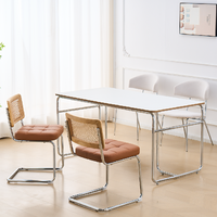 Table à manger rectangulaire blanche avec pieds en métal de style nordique moderne, personnalisable en gros, pour usage domestique, ensemble table et chaises