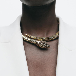 2025 nuovo arrivo Vintage in lega retrò a forma di <span class=keywords><strong>serpente</strong></span> con colletto incernierato colletto a molla in metallo collare in oro antico - Product Image 1