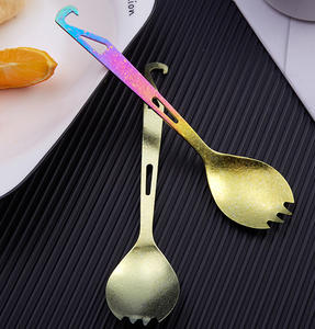 <span class=keywords><strong>3</strong></span> en 1 ultraligero para acampar al aire libre Picnic viaje Spork cuchara ligera duradera Spork largo de titanio con abrebotellas - Product Image 4