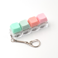 Jouets créatifs personnalisés en plastique PVC, porte-clés à clavier, anti-stress, léger, bouton anti-stress, porte-clés avec lumière LED, capuchon de clavier