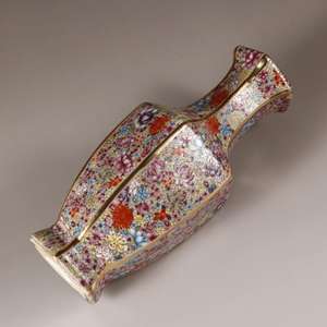 Vase en céramique hexagonal de style Qing Qianlong antique, émail coloré, fait à la <span class=keywords><strong>main</strong></span>, luxe, décoration de <span class=keywords><strong>bureau</strong></span> <span class=keywords><strong>avec</strong></span> bordure dorée pour une utilisation en intérieur - Product Image 4