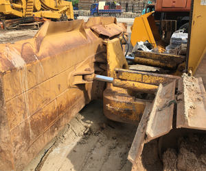 Topadoras de cadenas usadas Komatsu D61P D65/D85/D155AX-8 de funcionamiento estable en venta - Product Image 3