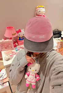 Gorra de lana de 5 paneles de gamuza al por mayor, rosa y gris, con visera plana, estilo urbano, unisex, ajustable, informal - Product Image 2