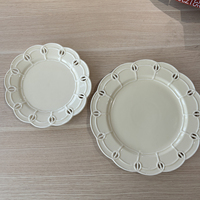Assiettes de table en céramique vintage à dentelle ajourée, couleur crème beige, bord festonné, en porcelaine, pour banquets et événements