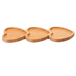Plat à bonbons en forme <span class=keywords><strong>de</strong></span> <span class=keywords><strong>coeur</strong></span> en bambou avec 3 côtés divisés pour servir des fruits secs et des noix, des plats et des assiettes - Product Image 2