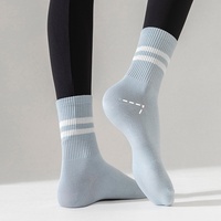 Fabricant de chaussettes personnalisées en Offre Spéciale Chaussettes de sport dépouillées en coton pour femmes blanches 100 paires de fabricants de chaussettes en Chine
